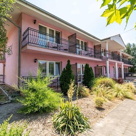 Apartmany Karmon Park Veľký Meder Eksteriør bilde