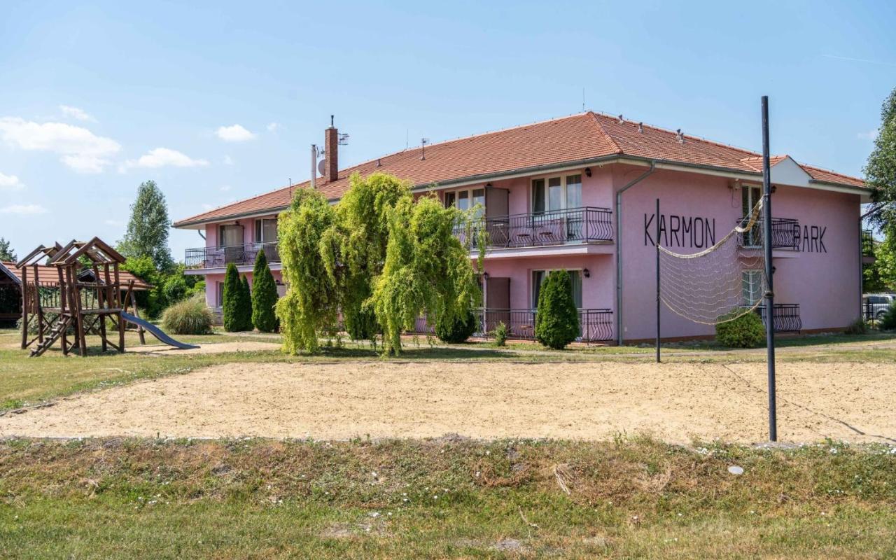 Apartmany Karmon Park Veľký Meder Eksteriør bilde