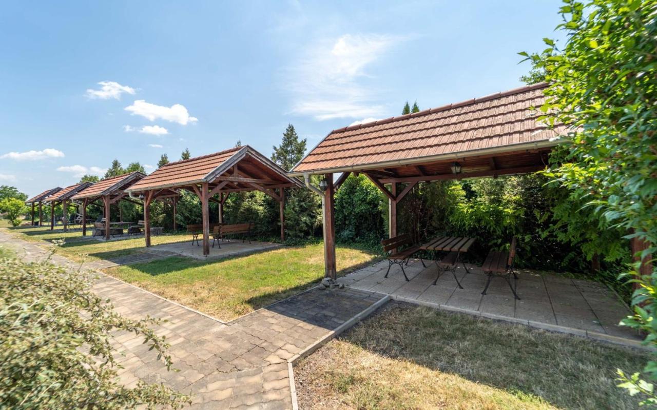 Apartmany Karmon Park Veľký Meder Eksteriør bilde